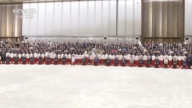 习近平会晤全国群众体育和体育系统先进集体及个人代表