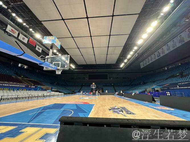 北控男篮发布赛前场地训练图集:紫禁勇士今晚征战赛场 北控男篮发布赛前场地训练图集:紫禁勇士今晚征战赛场